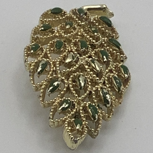 Vintage Gerry’s Goldtone Leaf Design Brooch - Picture 3 of 8